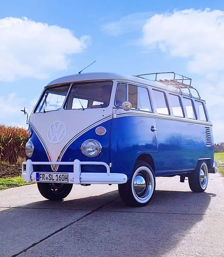 a historical, azul VW T1 Bulli